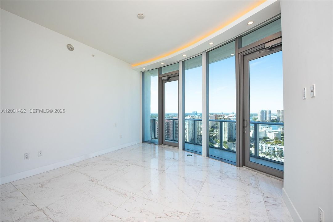 En Venta: $2,690,000 (2 camas, 3 baños, 2070 Pies cuadrados)