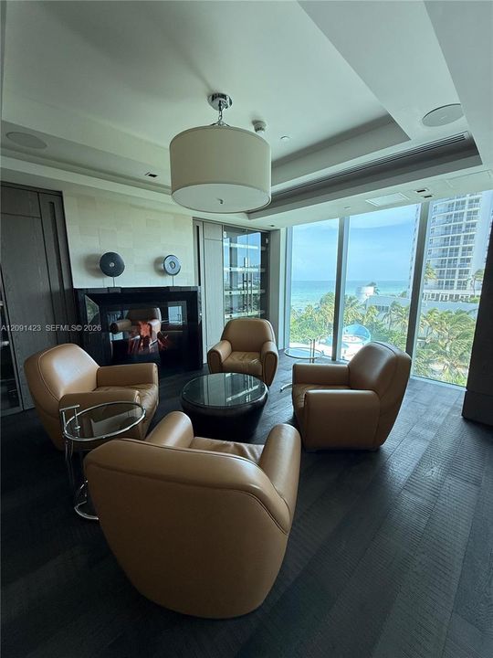 En Venta: $2,690,000 (2 camas, 3 baños, 2070 Pies cuadrados)