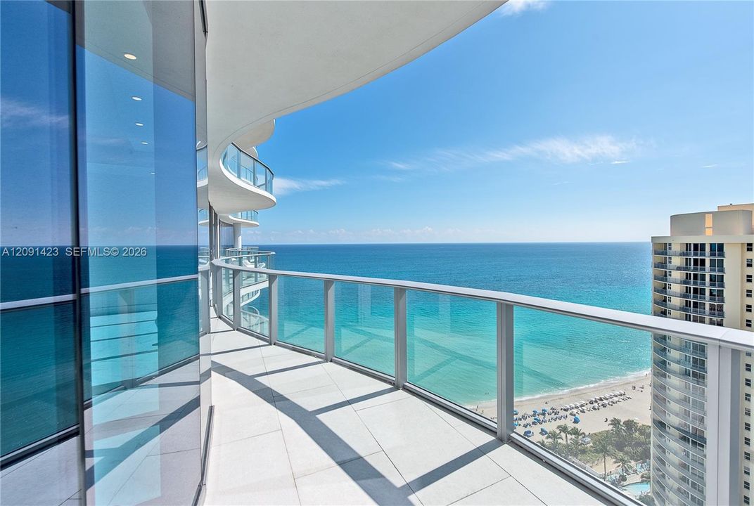 En Venta: $2,690,000 (2 camas, 3 baños, 2070 Pies cuadrados)
