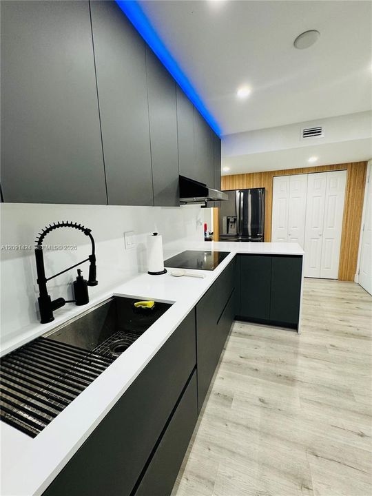 For Sale: $284,900 (3 beds, 2 baths, 1278 Square Feet)