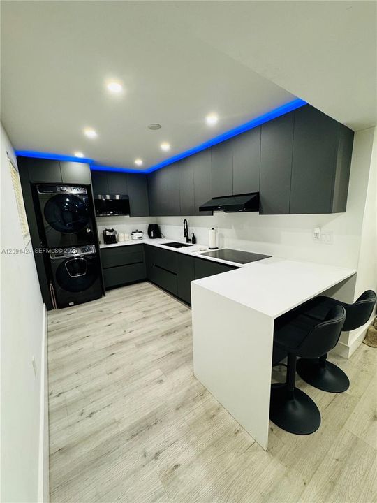For Sale: $284,900 (3 beds, 2 baths, 1278 Square Feet)