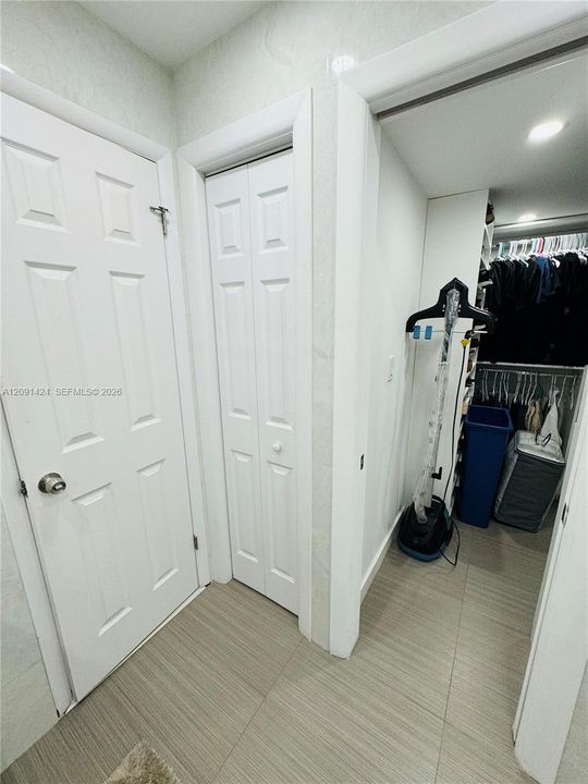 For Sale: $284,900 (3 beds, 2 baths, 1278 Square Feet)