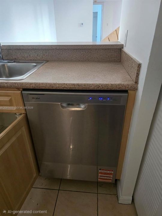 For Sale: $305,000 (2 beds, 2 baths, 892 Square Feet)