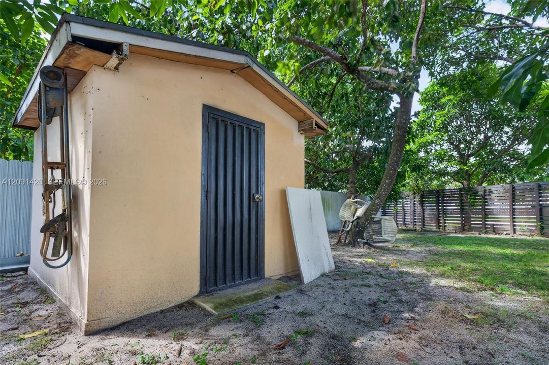 На продажу: $639,000 (2 спален, 1 ванн, 1769 Квадратных фут)