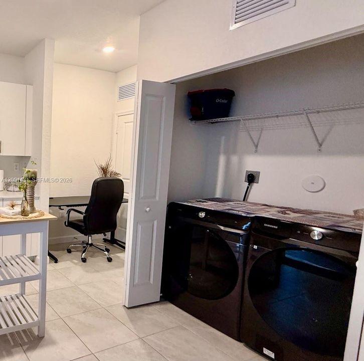 For Rent: $1,800 (1 beds, 1 baths, 580 Square Feet)