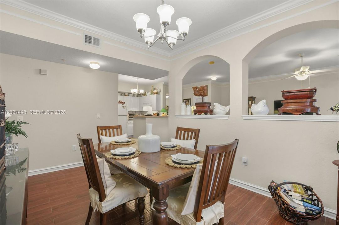 For Sale: $300,000 (2 beds, 2 baths, 1296 Square Feet)
