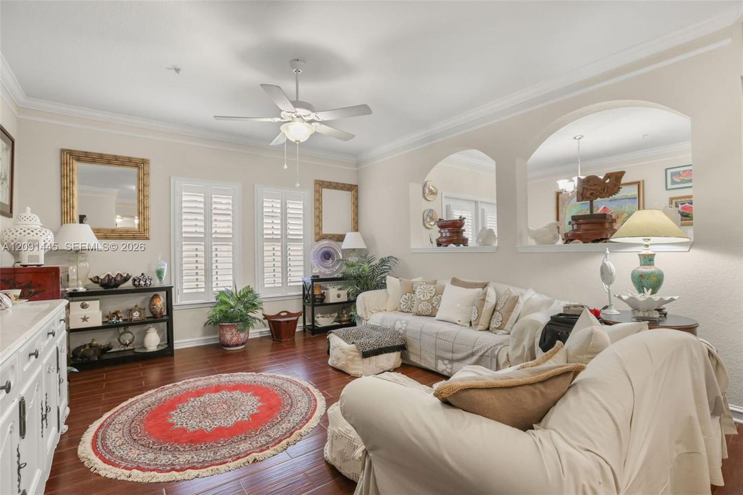 For Sale: $300,000 (2 beds, 2 baths, 1296 Square Feet)