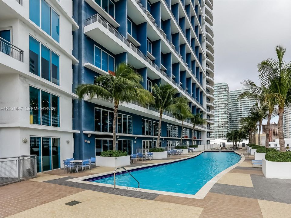 For Rent: $3,750 (2 beds, 2 baths, 1148 Square Feet)