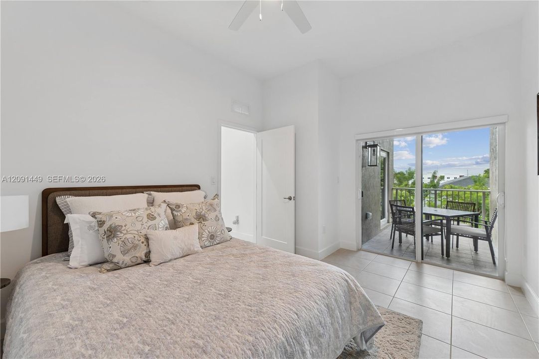 For Rent: $2,899 (3 beds, 2 baths, 1348 Square Feet)