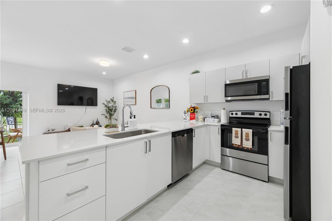 For Rent: $2,899 (3 beds, 2 baths, 1348 Square Feet)