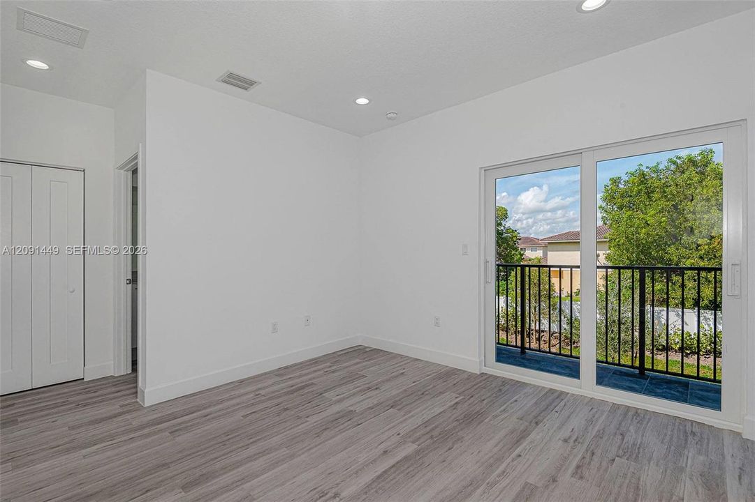For Rent: $2,899 (3 beds, 2 baths, 1348 Square Feet)