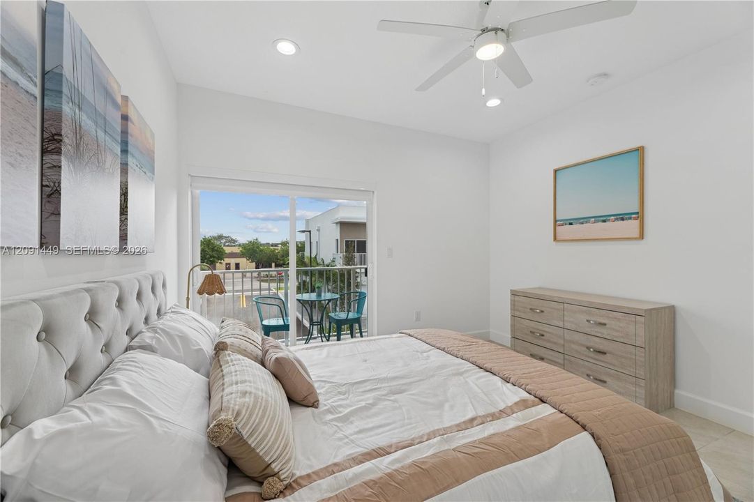 For Rent: $2,899 (3 beds, 2 baths, 1348 Square Feet)