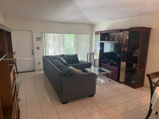 For Sale: $499,000 (3 beds, 2 baths, 1185 Square Feet)