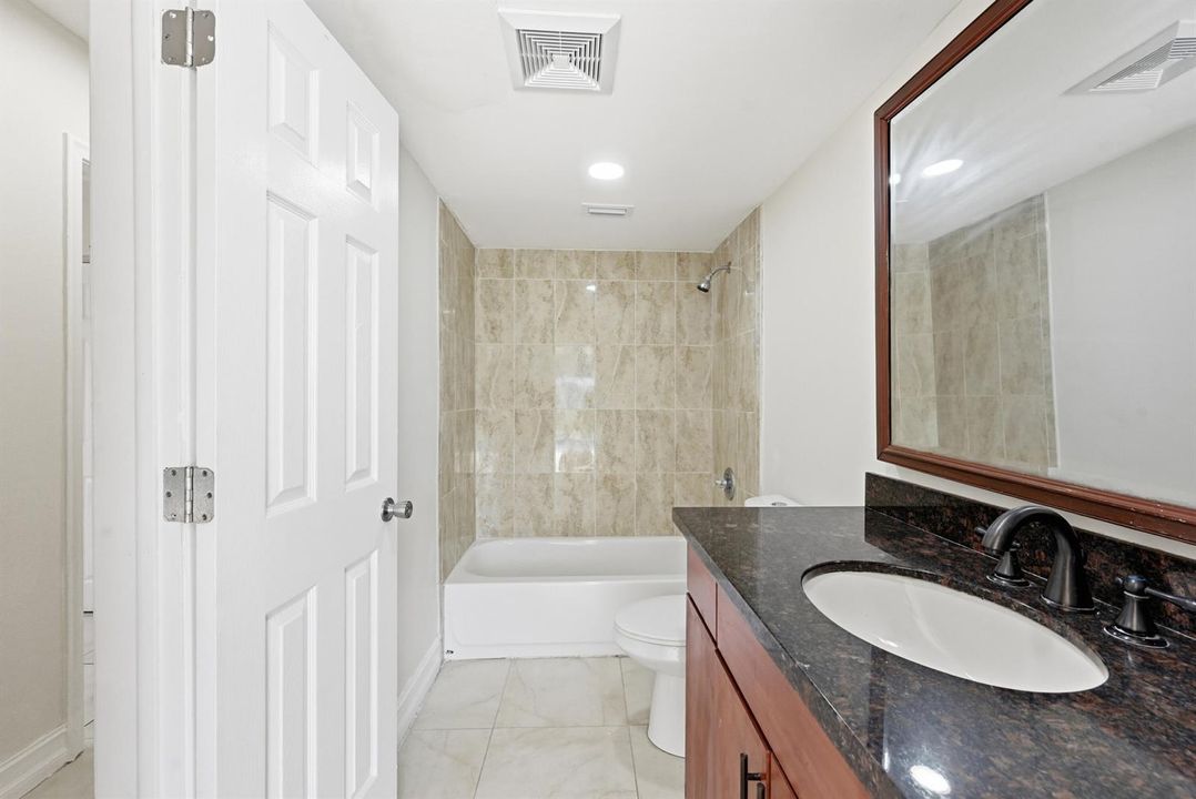 36_bathroom 2