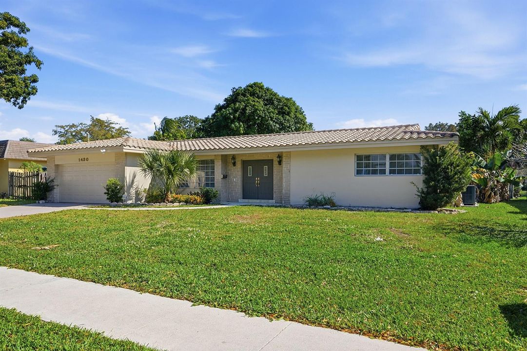 GREAT CURB APPEAL