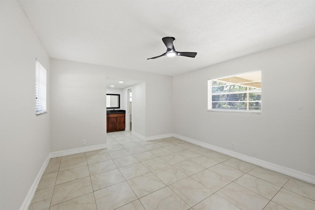 24_primary bedroom