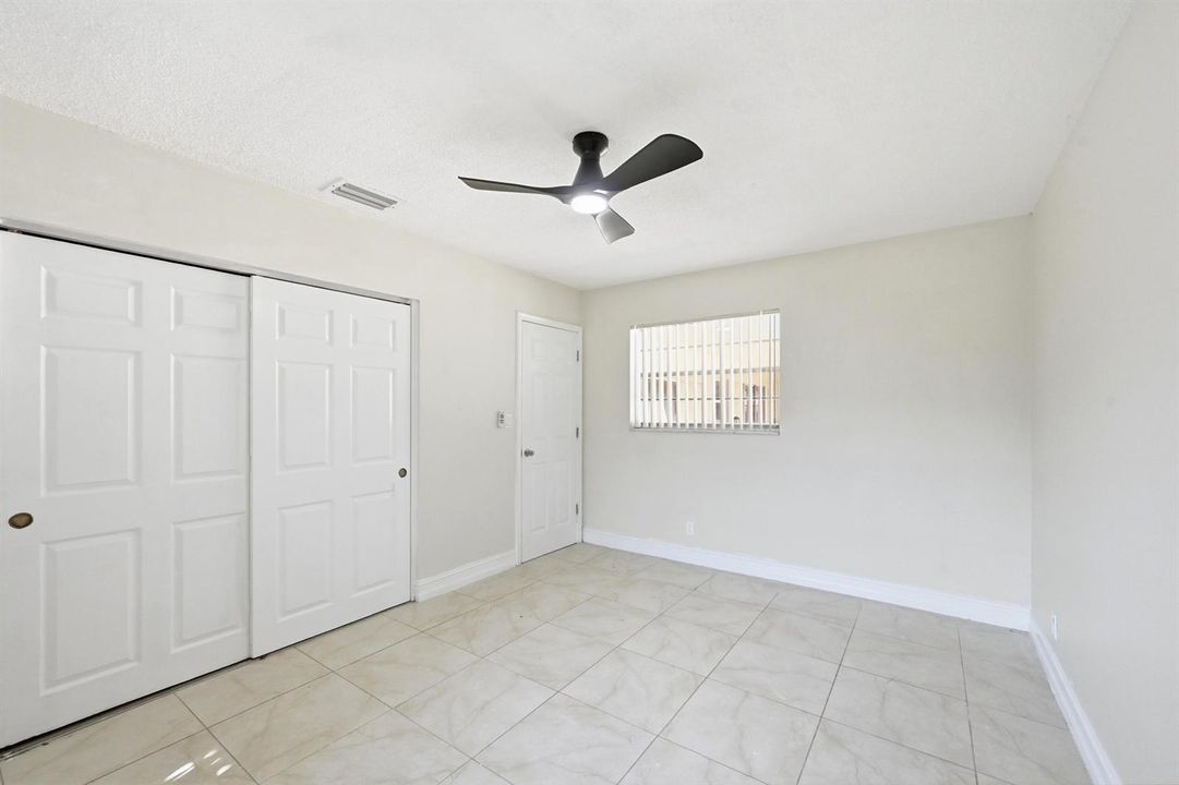 33_bedroom 2