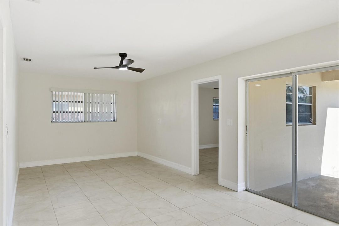 21_family room