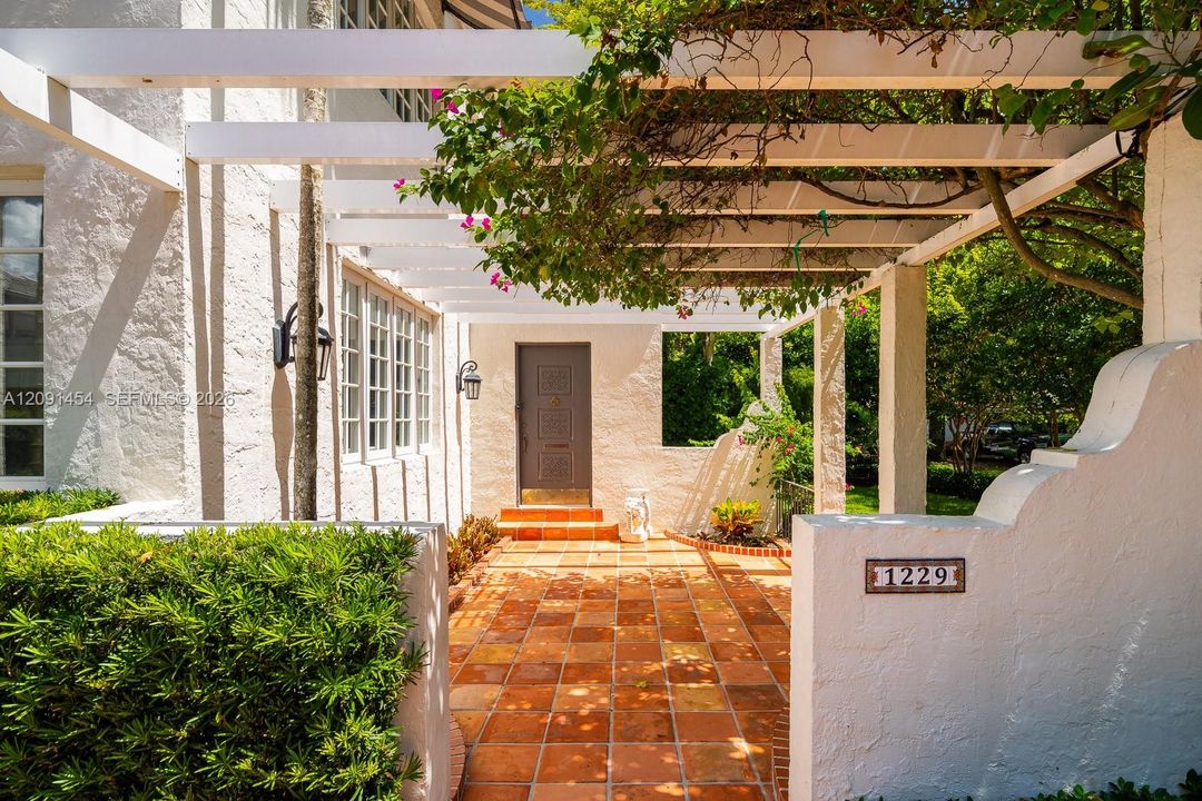 For Sale: $3,450,000 (5 beds, 3 baths, 2986 Square Feet)