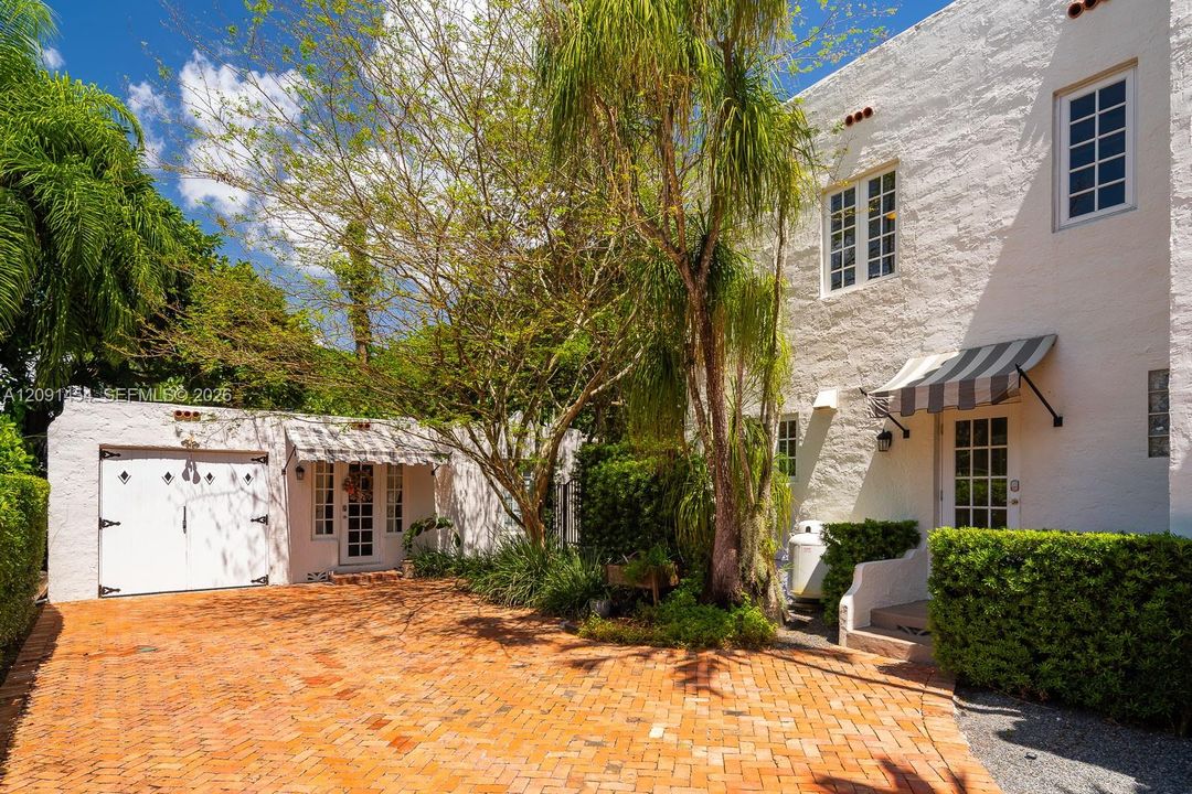 For Sale: $3,450,000 (5 beds, 3 baths, 2986 Square Feet)