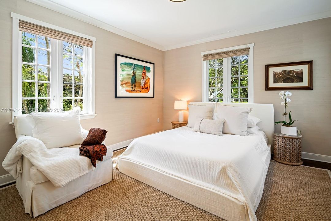 For Sale: $3,450,000 (5 beds, 3 baths, 2986 Square Feet)