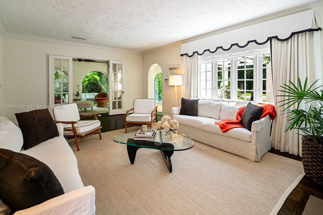 For Sale: $3,450,000 (5 beds, 3 baths, 2986 Square Feet)