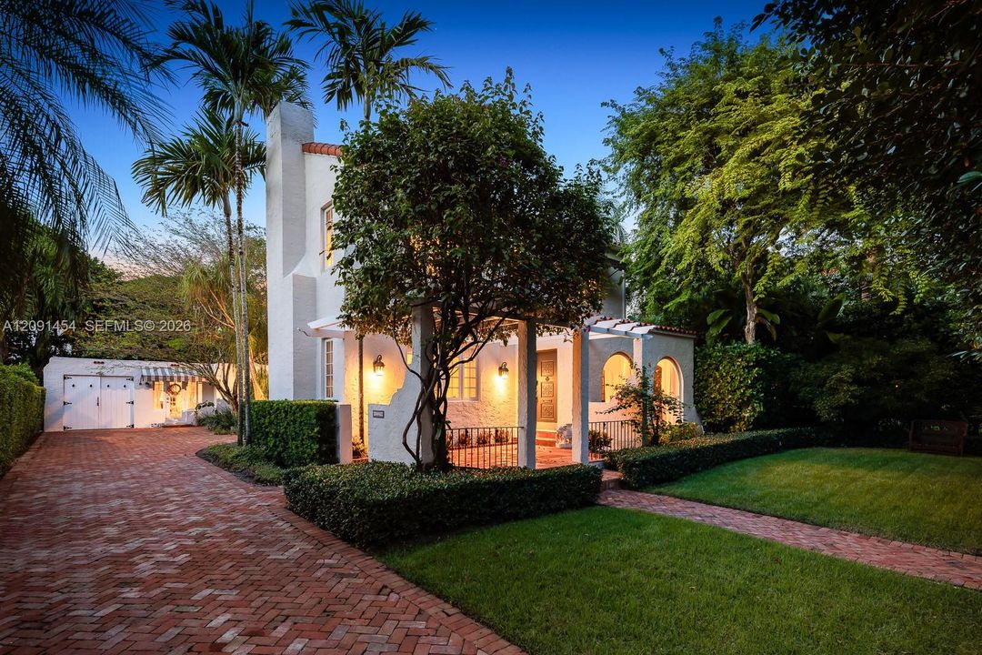 For Sale: $3,450,000 (5 beds, 3 baths, 2986 Square Feet)