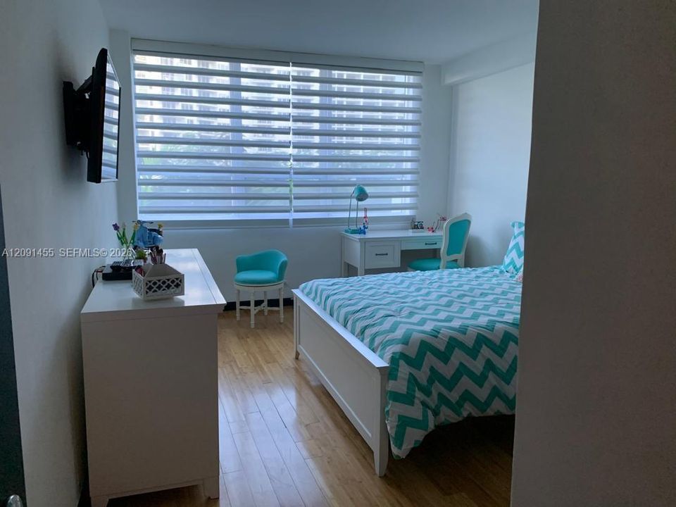 For Rent: $4,300 (2 beds, 2 baths, 1069 Square Feet)