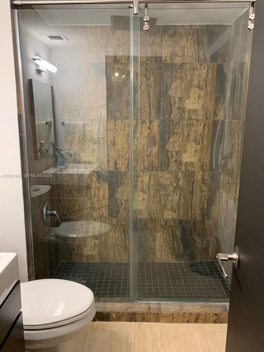 For Rent: $4,300 (2 beds, 2 baths, 1069 Square Feet)