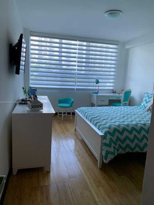 For Rent: $4,300 (2 beds, 2 baths, 1069 Square Feet)