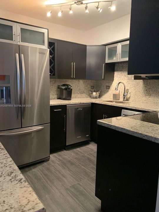 For Rent: $4,300 (2 beds, 2 baths, 1069 Square Feet)