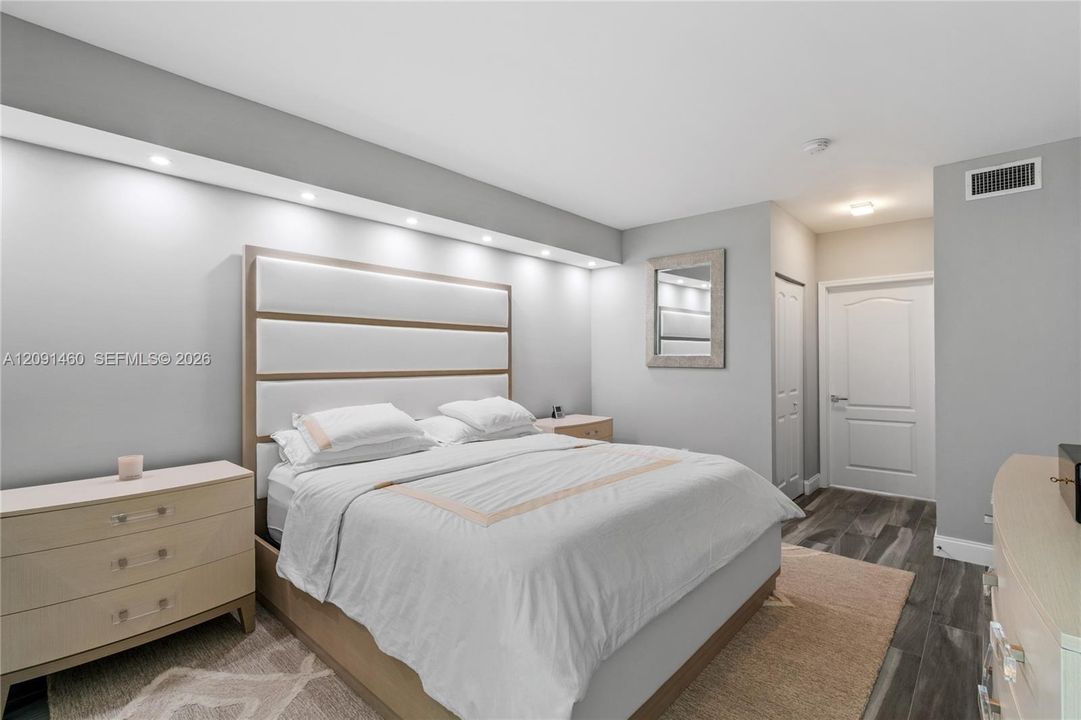 For Sale: $790,000 (2 beds, 2 baths, 1200 Square Feet)