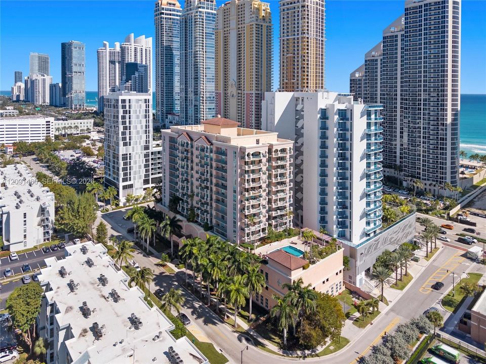 For Sale: $790,000 (2 beds, 2 baths, 1200 Square Feet)