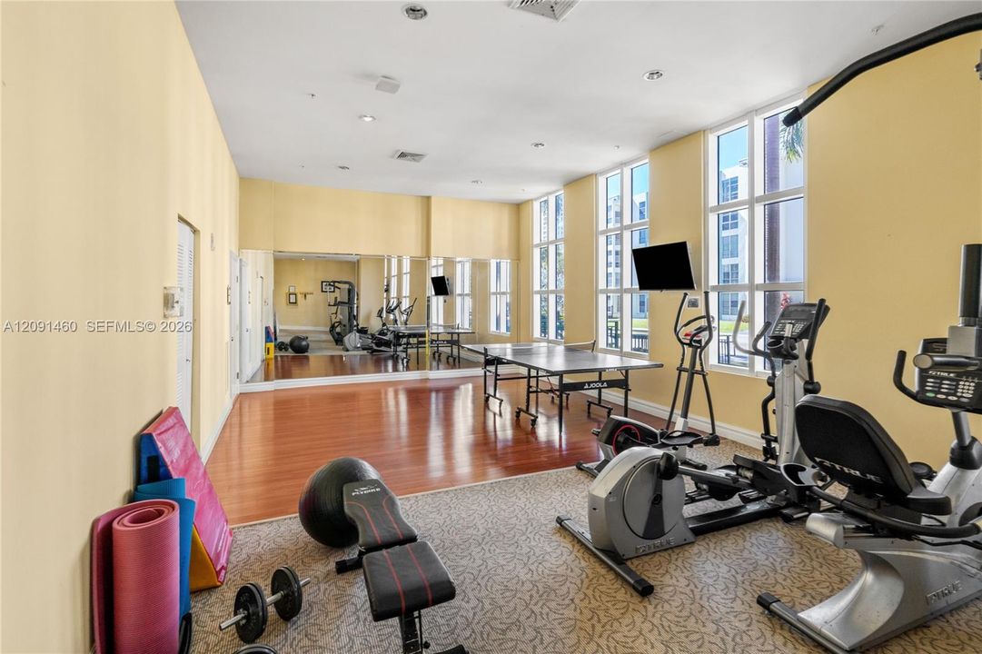 For Sale: $790,000 (2 beds, 2 baths, 1200 Square Feet)