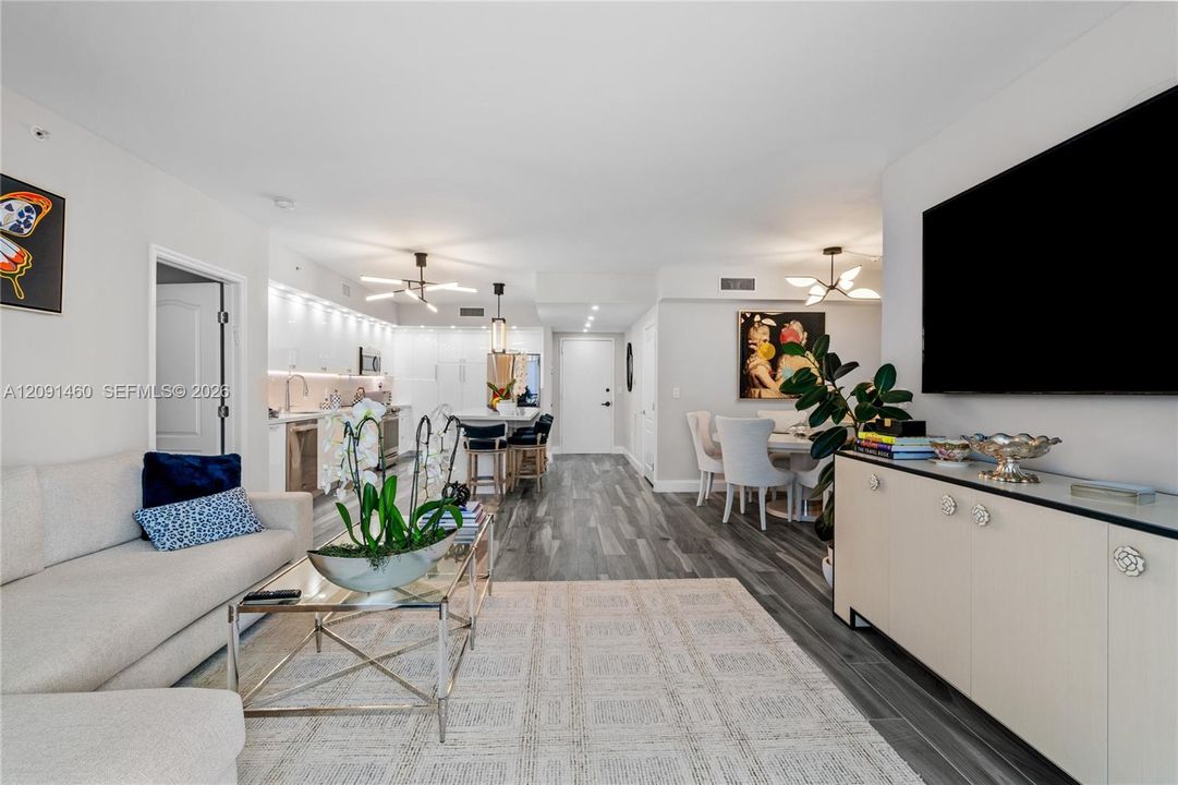 For Sale: $790,000 (2 beds, 2 baths, 1200 Square Feet)