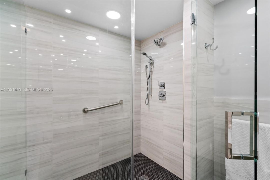 For Sale: $790,000 (2 beds, 2 baths, 1200 Square Feet)