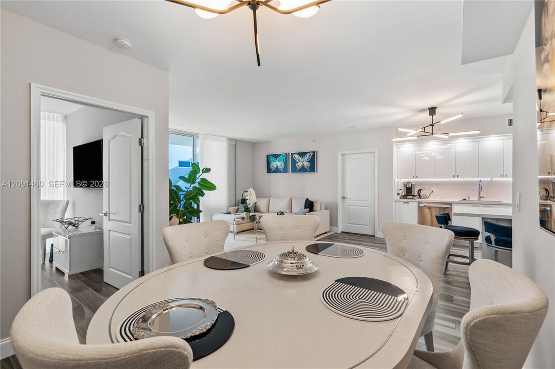 For Sale: $790,000 (2 beds, 2 baths, 1200 Square Feet)