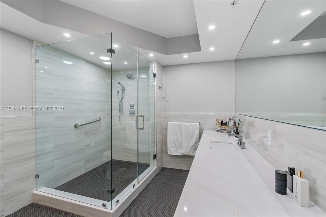 For Sale: $790,000 (2 beds, 2 baths, 1200 Square Feet)
