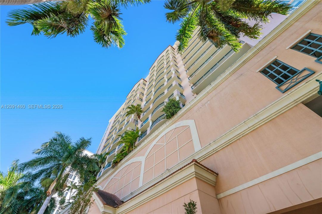 For Sale: $790,000 (2 beds, 2 baths, 1200 Square Feet)