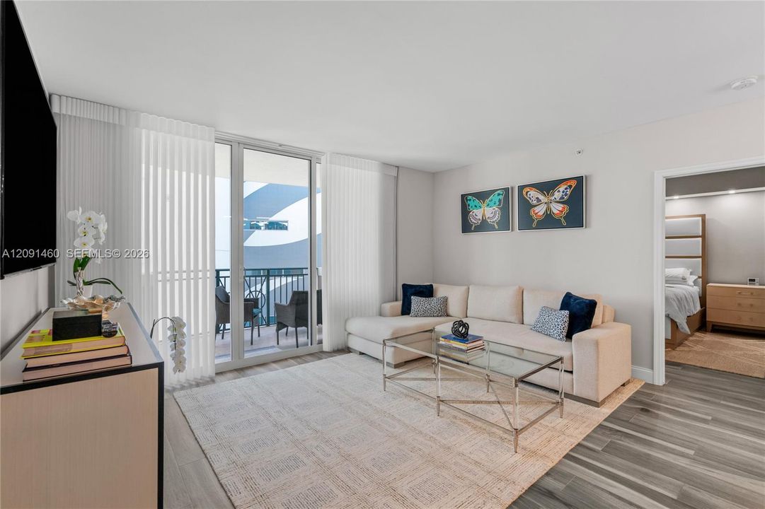 For Sale: $790,000 (2 beds, 2 baths, 1200 Square Feet)