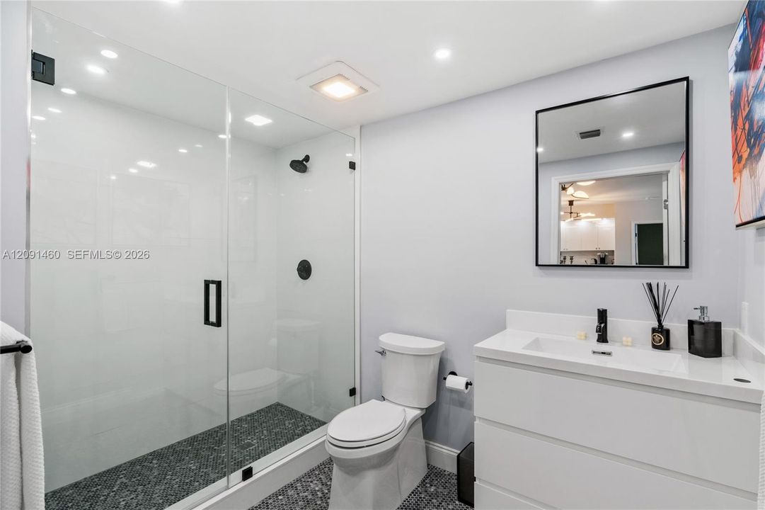 For Sale: $790,000 (2 beds, 2 baths, 1200 Square Feet)