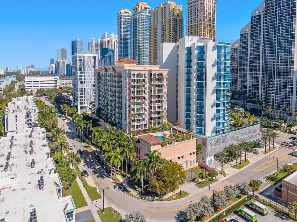 For Sale: $790,000 (2 beds, 2 baths, 1200 Square Feet)