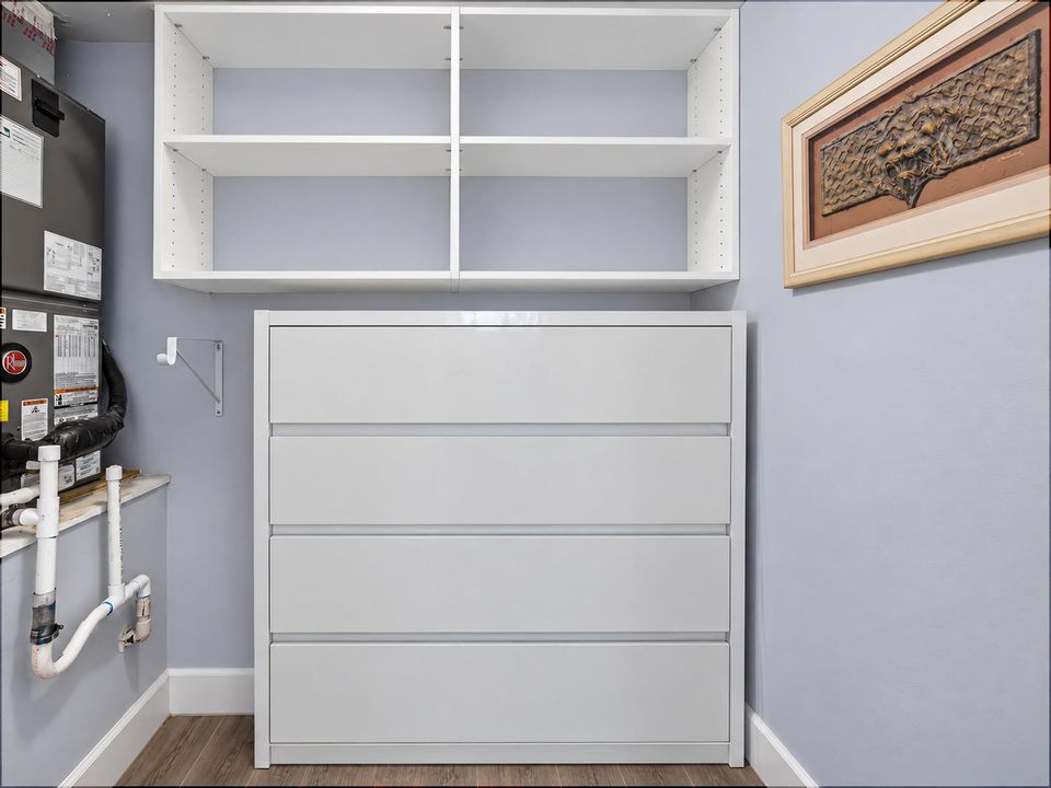 19-Bedroom1-Closet