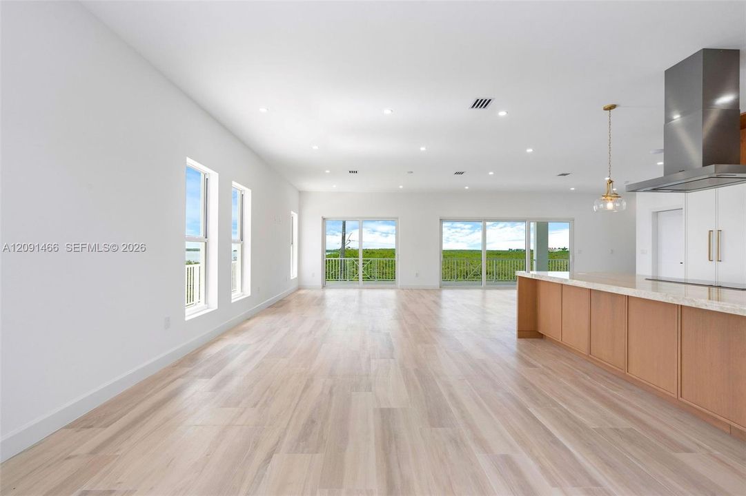 На продажу: $5,950,000 (4 спален, 4 ванн, 0 Квадратных фут)