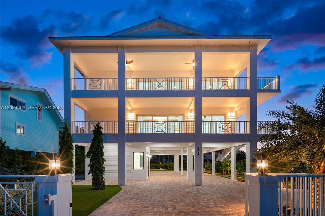 На продажу: $5,950,000 (4 спален, 4 ванн, 0 Квадратных фут)