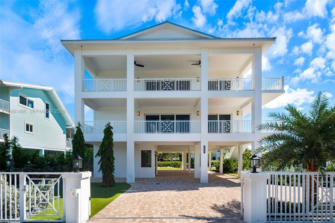 На продажу: $5,950,000 (4 спален, 4 ванн, 0 Квадратных фут)