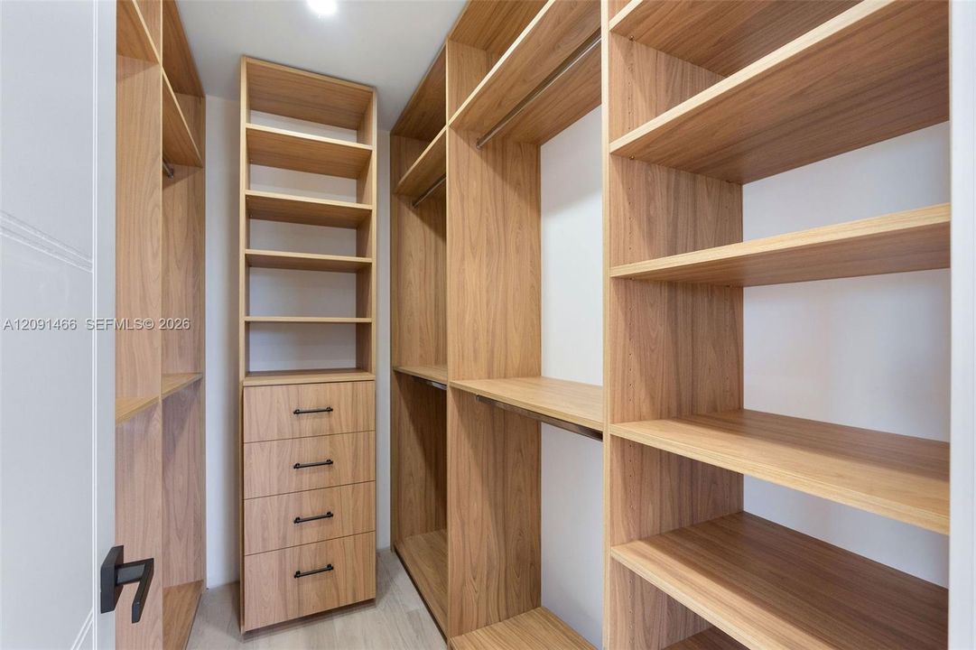 На продажу: $5,950,000 (4 спален, 4 ванн, 0 Квадратных фут)