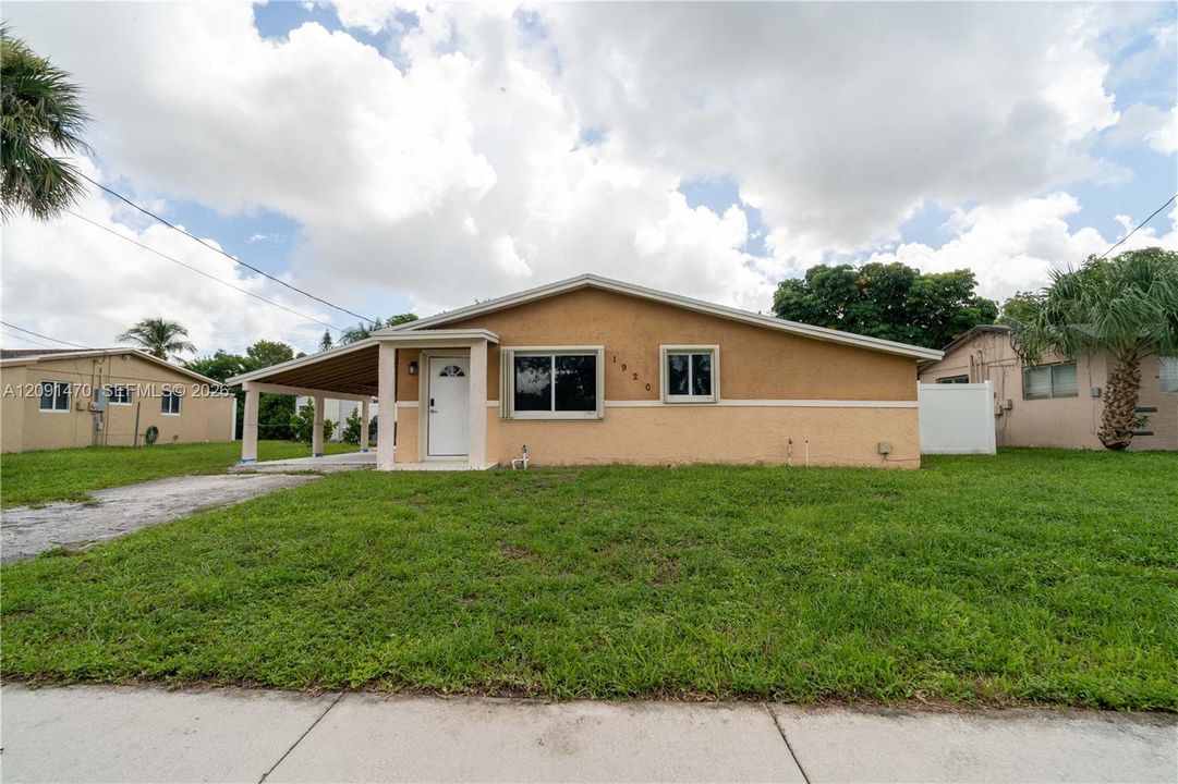 For Sale: $420,000 (3 beds, 2 baths, 1040 Square Feet)