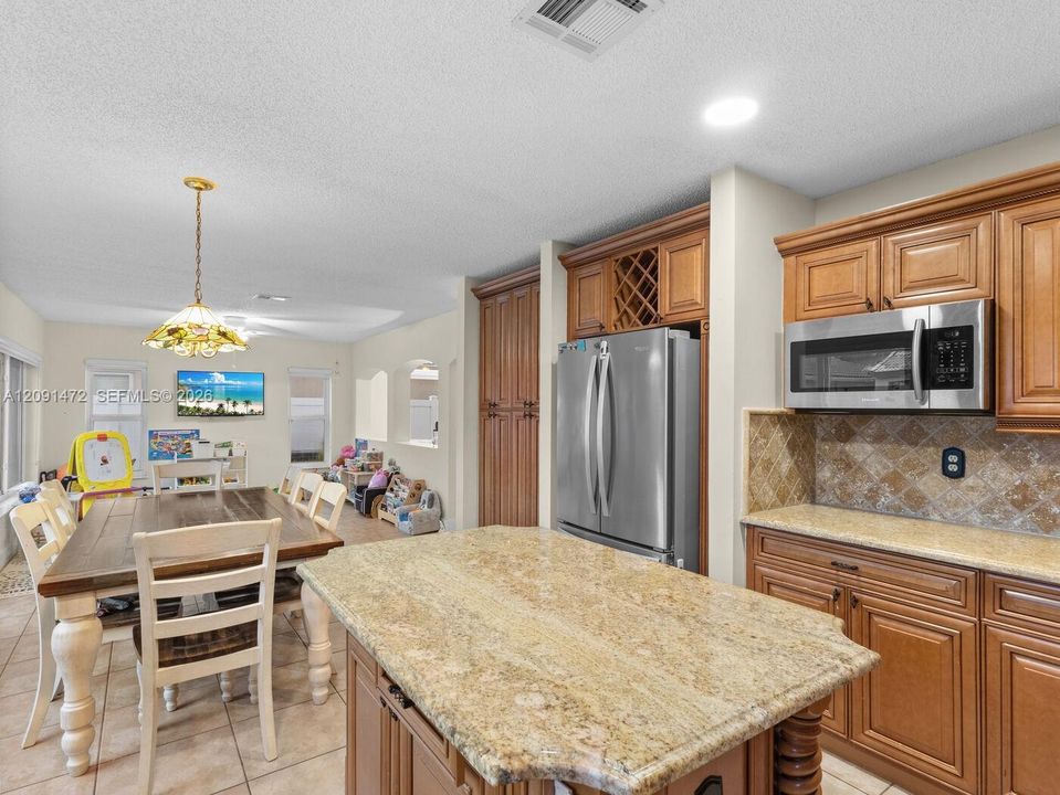 For Sale: $699,900 (4 beds, 3 baths, 2190 Square Feet)