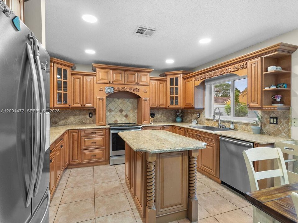 For Sale: $699,900 (4 beds, 3 baths, 2190 Square Feet)